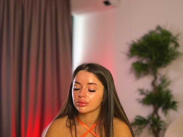 ellacandy live cam on BongaCams