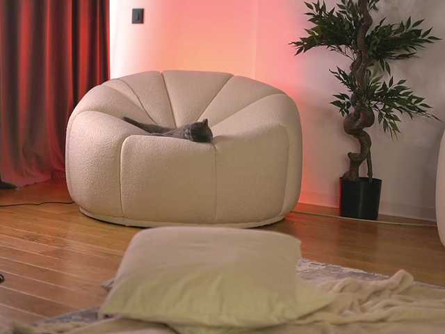 ellacandy live cam on BongaCams