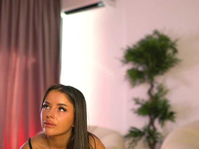 ellacandy live cam on BongaCams