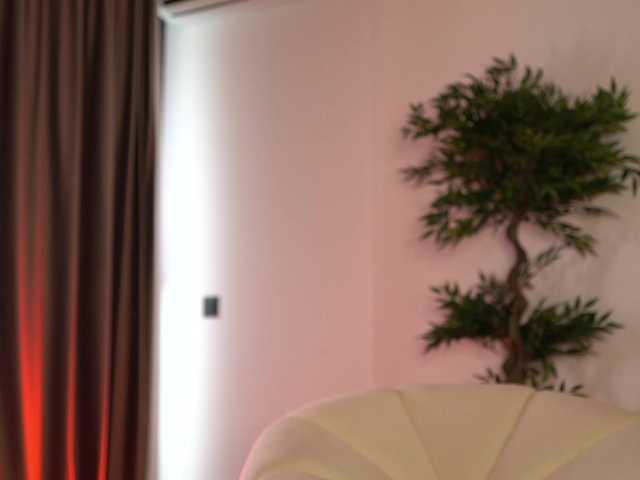 ellacandy live cam on BongaCams