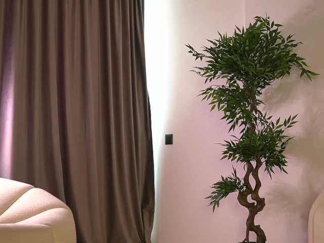 ellacandy live cam on BongaCams