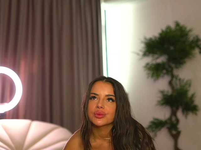 ellacandy live cam on BongaCams