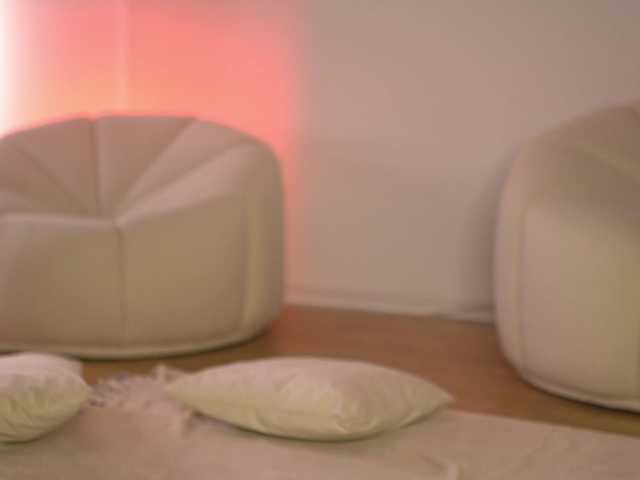 ellacandy live cam on BongaCams