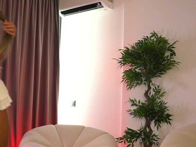 ellacandy live cam on BongaCams