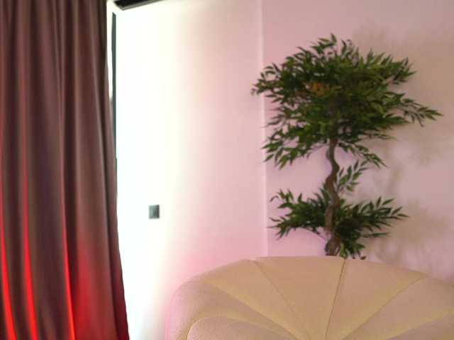 ellacandy live cam on BongaCams