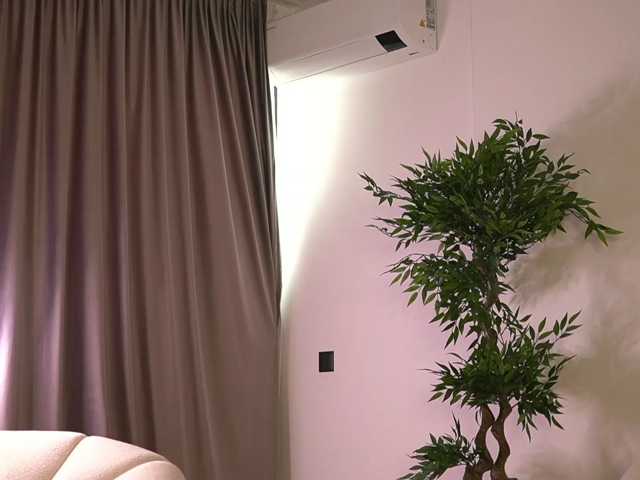 ellacandy live cam on BongaCams