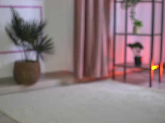 ellacandy live cam on BongaCams