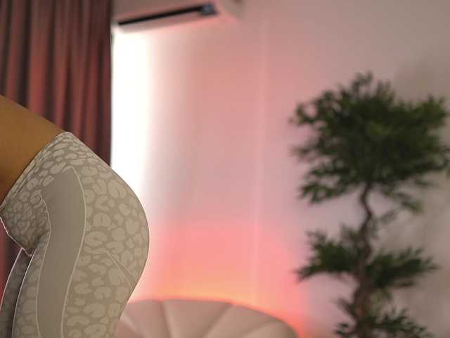ellacandy live cam on BongaCams