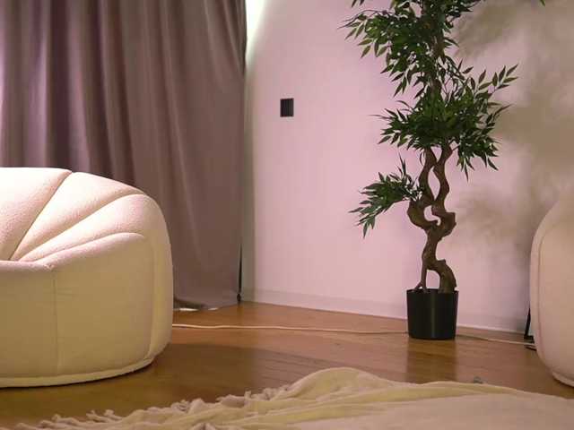 ellacandy live cam on BongaCams