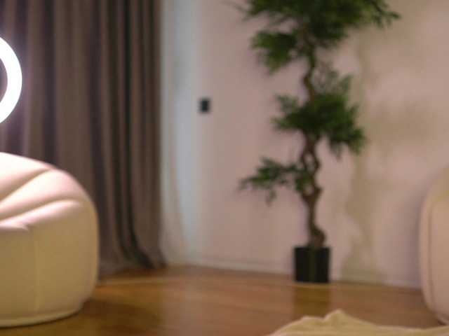 ellacandy live cam on BongaCams