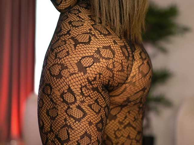 ellacandy live cam on BongaCams