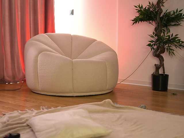 ellacandy live cam on BongaCams