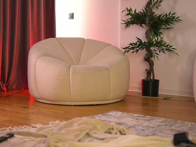 ellacandy live cam on BongaCams