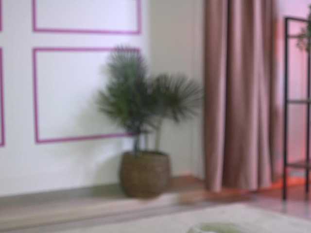 ellacandy's BongaCams show and profile