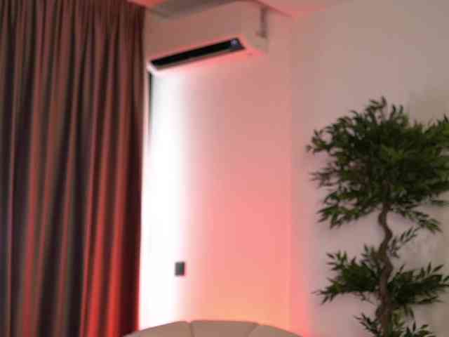 SashaPariss webcam