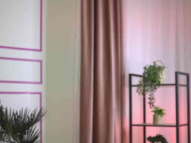 SashaPariss webcam