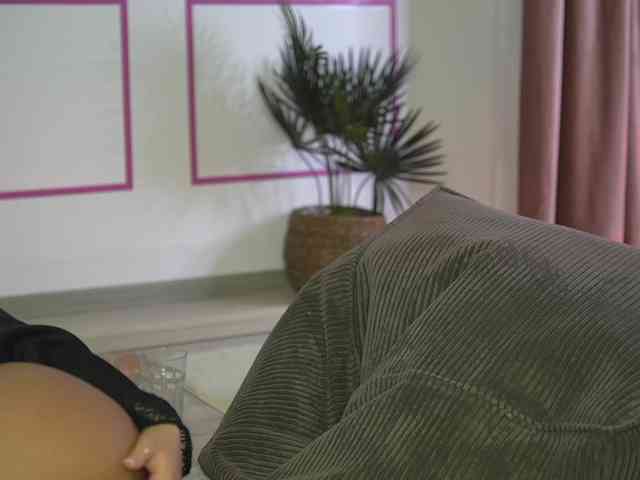 SashaPariss webcam