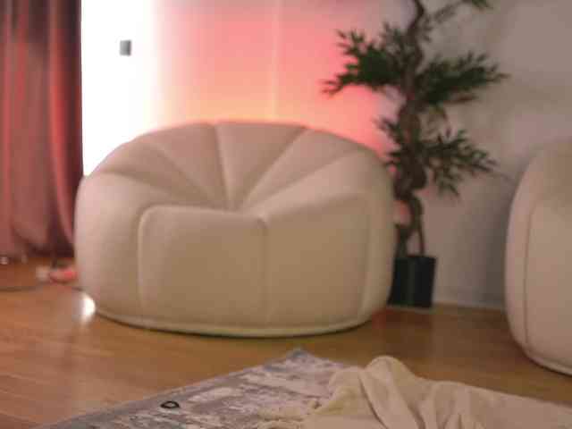 SashaPariss webcam