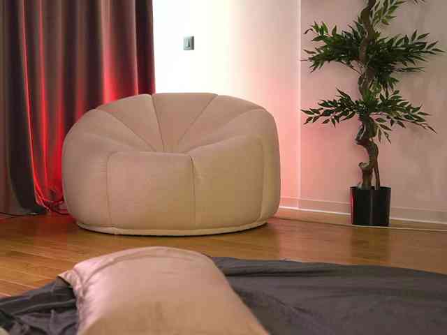 SashaPariss webcam