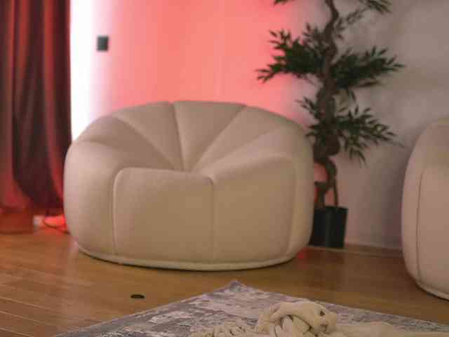SashaPariss webcam