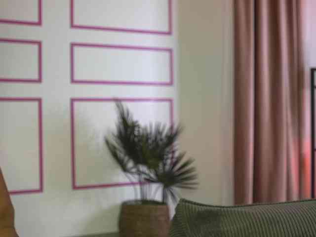 SashaPariss webcam