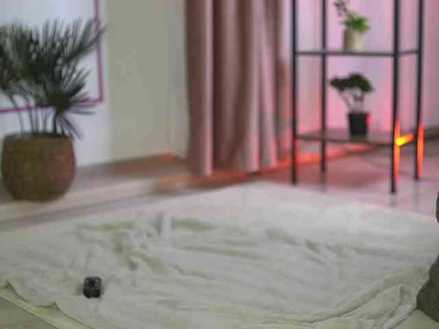 SashaPariss webcam