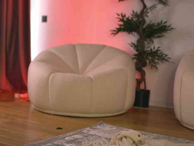 SashaPariss webcam