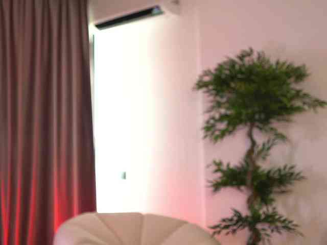 SashaPariss webcam