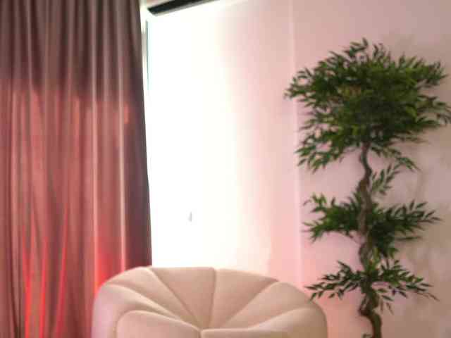 SashaPariss webcam