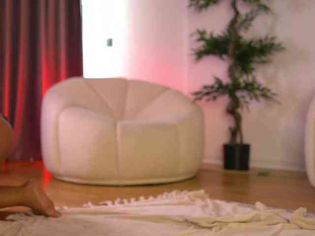 SashaPariss webcam