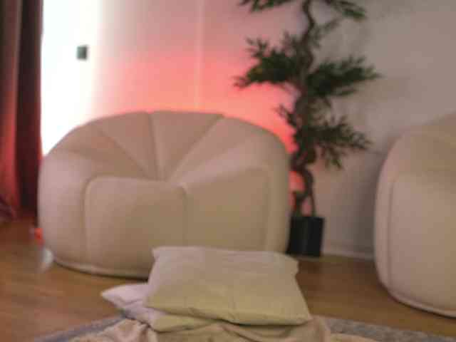 SashaPariss webcam
