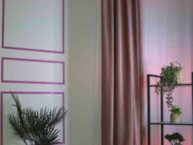 SashaPariss webcam