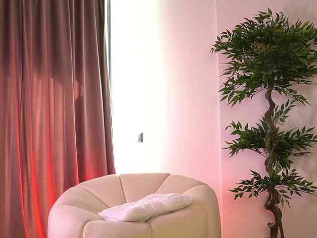 SashaPariss webcam