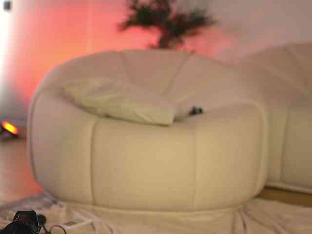 SashaPariss webcam