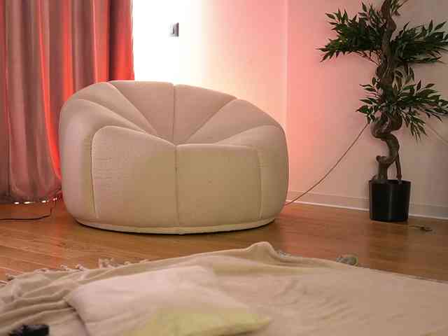 SashaPariss webcam
