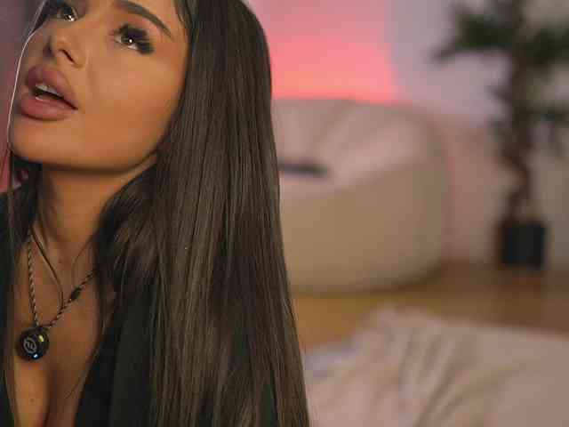 SashaPariss webcam