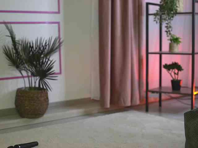 SashaPariss webcam