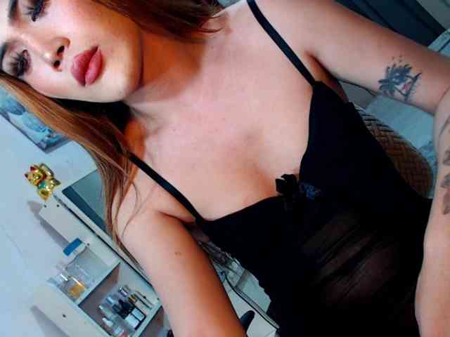 misskristinafox Live Webcam on BongaCams