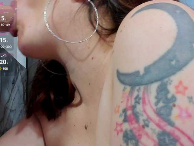 Amberr35 live cam on BongaCams