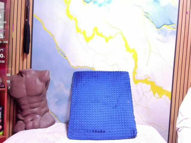 Amberr35 live cam on BongaCams
