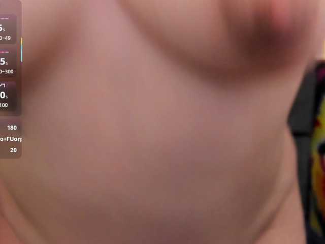 Amberr35 live cam on BongaCams