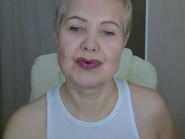 IFannyLove's BongaCams show and profile