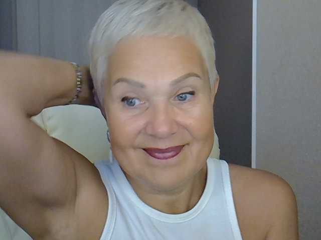 MadamMadam live cam preview