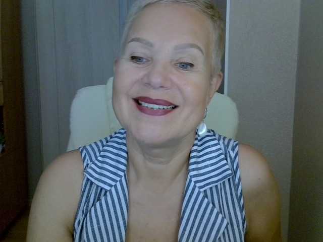 IFannyLove live webcam show