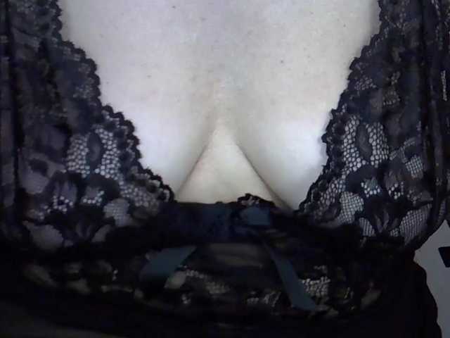 IFannyLove's BongaCams show and profile