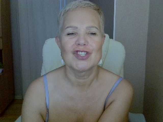 IFannyLove live webcam show