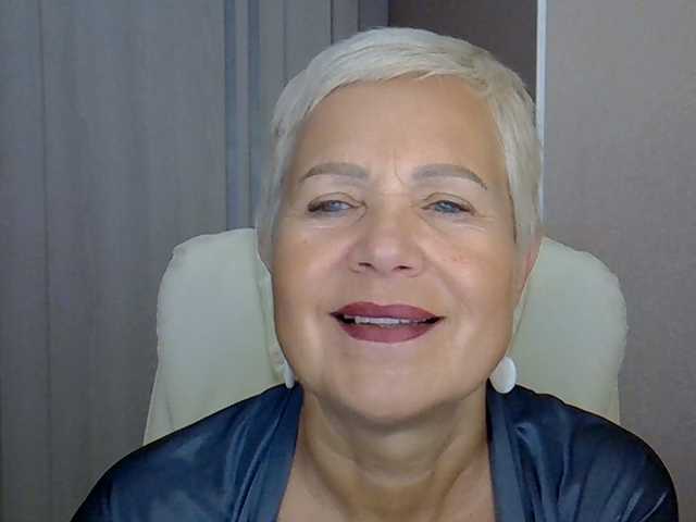 le modèle MadamMadam est en webcam porno dans un show sur le site bongacams, il possède les tags suivants: White/Caucasian,Blonde,Hairy