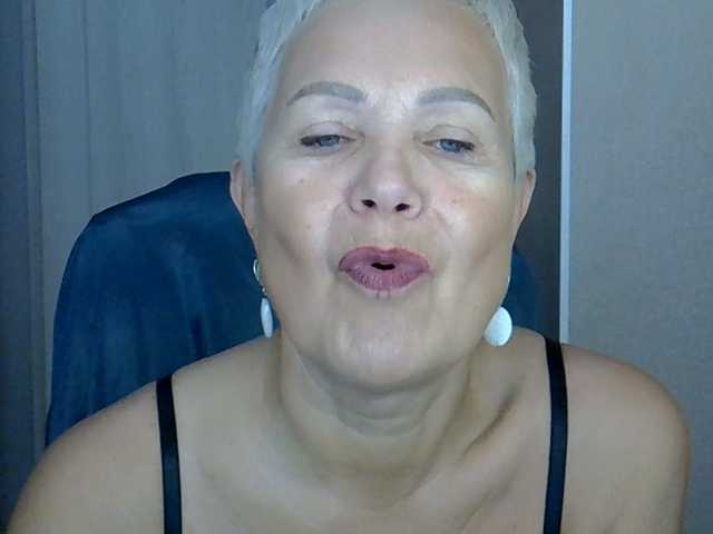MadamMadam — live female cam