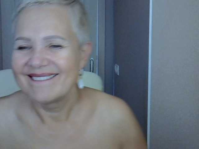 IFannyLove live cam on BongaCams