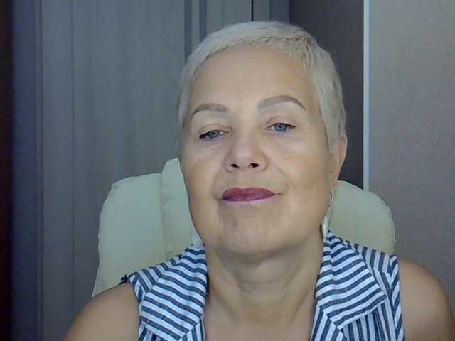 IFannyLove, en directo ahora en BongaCams